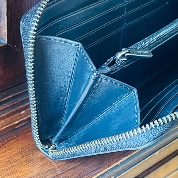 ULTRA RARE UNICORN Coach Hologram Petrol Zip Accordion Oil Slick Wallet Purple - Picture 12 of 16